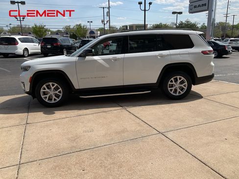 Used 2022 Jeep Grand Cherokee L Limited AWD/4WD image 2