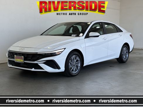 Certified 2026 Hyundai Elantra Hybrid FWD image 1