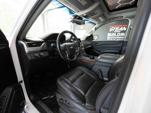 Used 2018 Chevrolet Suburban LT AWD/4WD image 8