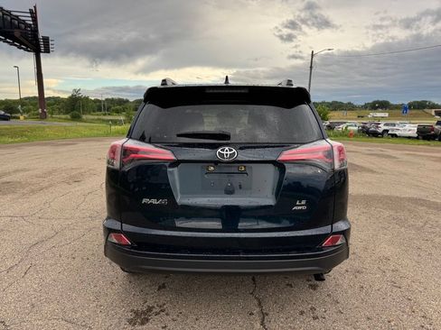 Used 2017 Toyota RAV4 LE w/ Carpet Mat Package AWD/4WD image 15