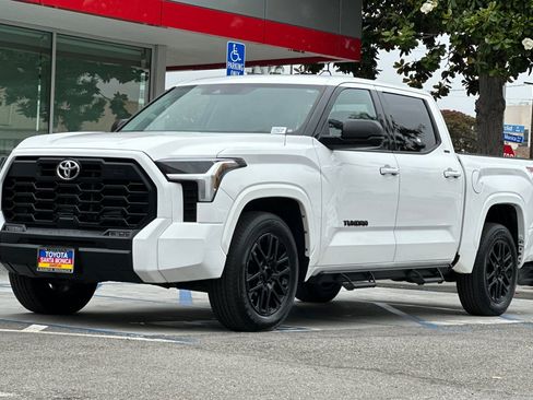 Used 2023 Toyota Tundra SR5 w/ TRD Sport Package AWD/4WD image 8