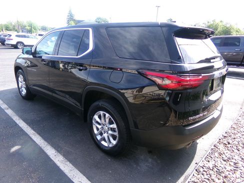 Used 2022 Chevrolet Traverse LS AWD/4WD image 6