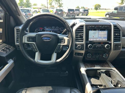 Used 2017 Ford F250 Lariat w/ Lariat Ultimate Package AWD/4WD image 3