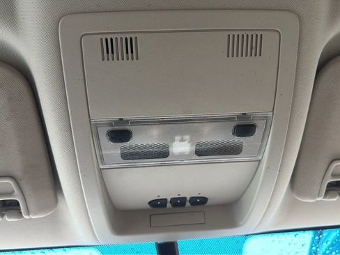 Used 2011 GMC Sierra 2500 SLT w/ SLT Convenience Package image 26