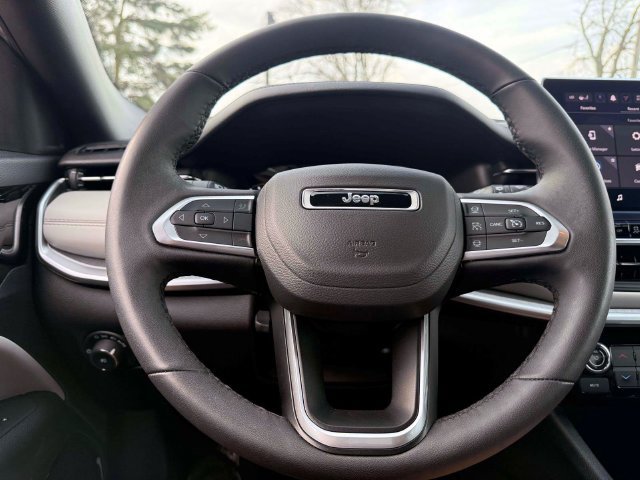 Certified 2025 Jeep Compass Limited AWD/4WD image 21