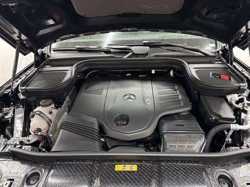 Used 2026 Mercedes-Benz GLS 450 4MATIC image 33