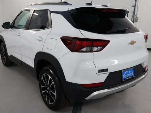 Used 2025 Chevrolet TrailBlazer LT AWD/4WD image 5