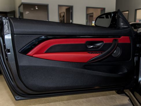 Used 2016 BMW M4 Convertible image 53