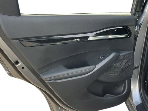 Used 2024 Kia Seltos SX w/ SX Sunroof Package image 24