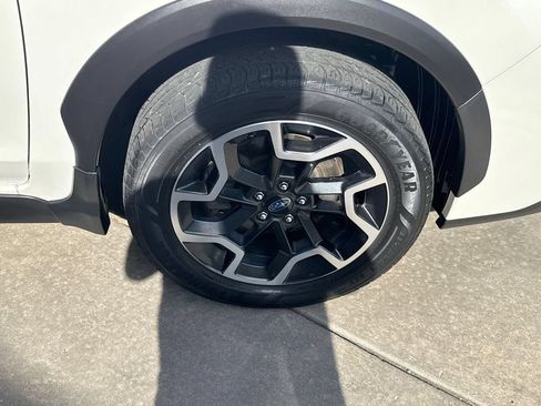 Used 2017 Subaru Crosstrek 2.0i Premium AWD/4WD image 12