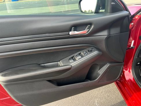 Used 2021 Nissan Altima 2.5 SR w/ SR Premium Package image 36