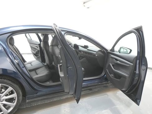 Used 2021 MAZDA MAZDA3 s image 23