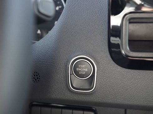 Used 2024 Mercedes-Benz Sprinter 2500 image 25