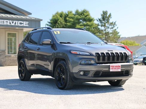 Used 2017 Jeep Cherokee High Altitude AWD/4WD image 7