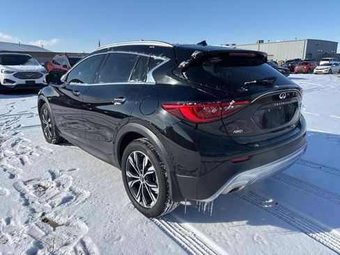 Used 2018 INFINITI QX30 Premium w/ Cargo Package image 3