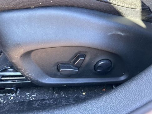 Used 2024 Jeep Compass Trailhawk w/ Trailhawk Convenience Group image 17