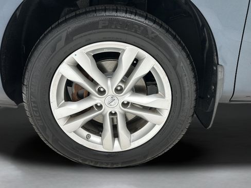 Used 2013 Nissan Rogue SV AWD/4WD image 9