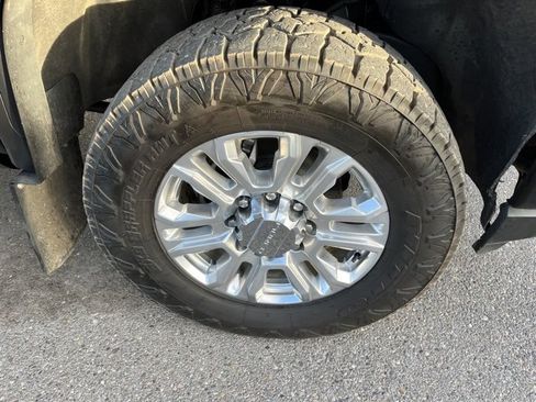 Used 2022 GMC Sierra 3500 Denali w/ Denali Ultimate Package image 16