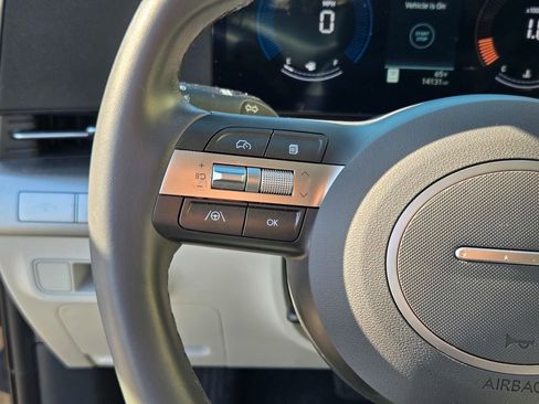 Certified 2025 Hyundai Kona SEL image 37