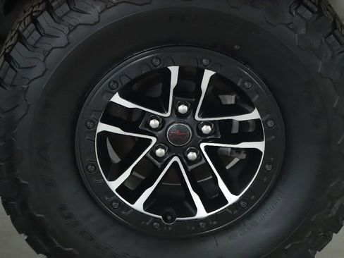 Used 2024 Jeep Wrangler Unlimited Rubicon AWD/4WD image 39