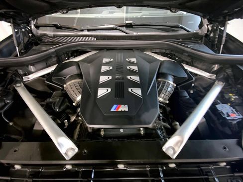 Used 2025 BMW X7 M60i image 30