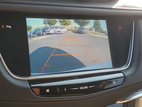 Certified 2017 Cadillac XT5 FWD image 11