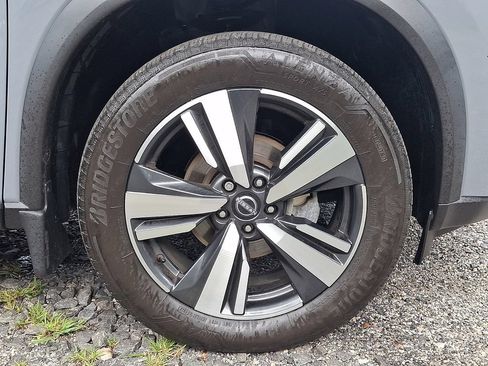 Certified 2023 Nissan Rogue SL AWD/4WD image 9