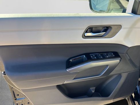 New 2025 Nissan Pathfinder SL image 23