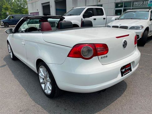 Used 2011 Volkswagen Eos Lux FWD image 8