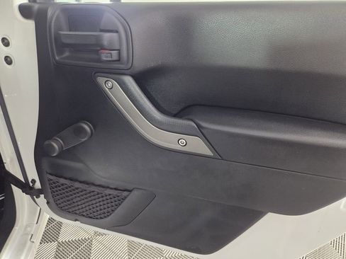 Used 2017 Jeep Wrangler Sport w/ Quick Order Package 24S AWD/4WD image 28