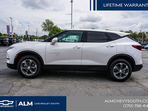 New 2025 Chevrolet Blazer LT FWD image 9