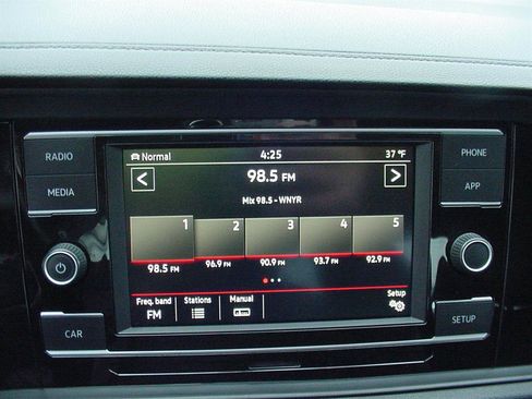 Used 2019 Volkswagen Jetta GLI image 16