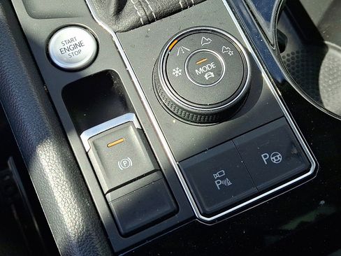 Used 2023 Volkswagen Atlas SEL Premium AWD/4WD image 25