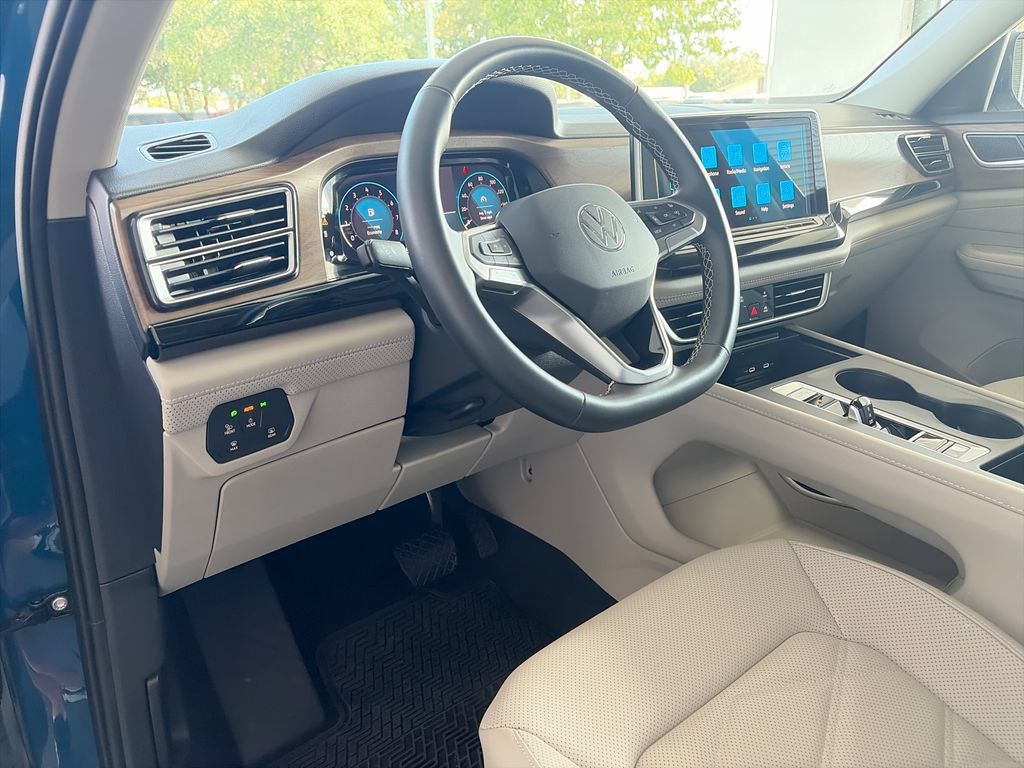 Certified 2026 Volkswagen Atlas SE FWD image 12