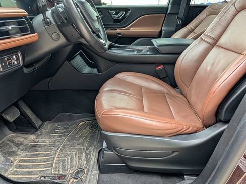 Used 2023 Lincoln Aviator Reserve w/ Equipment Group 201A AWD/4WD image 17