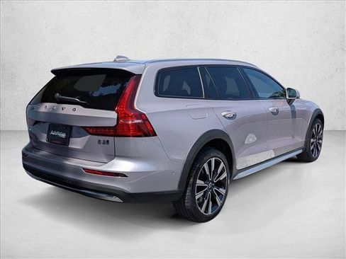 New 2026 Volvo V60 B5 Cross Country Ultra AWD/4WD image 2