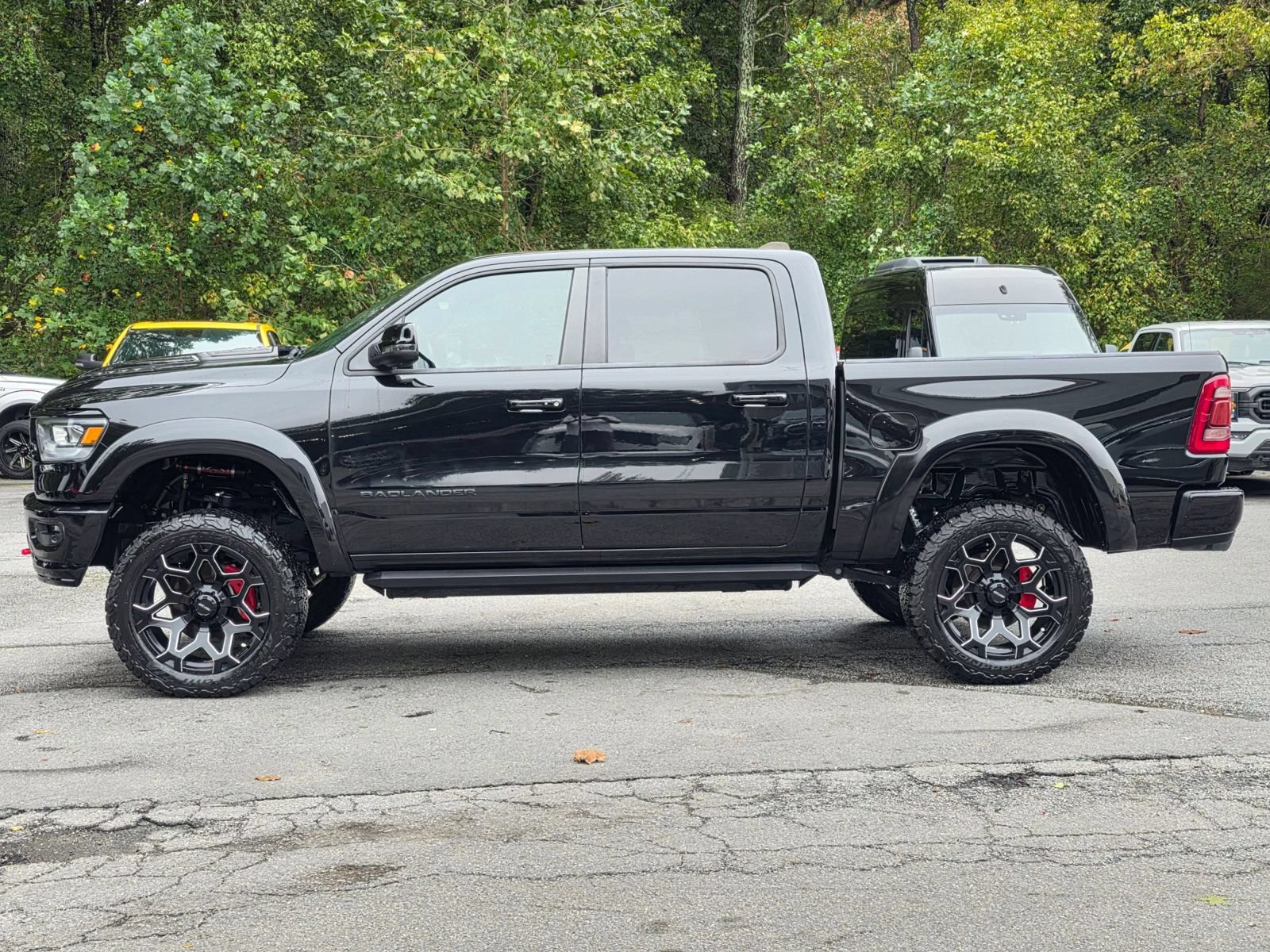 Used 2024 RAM 1500 Laramie AWD/4WD image 4