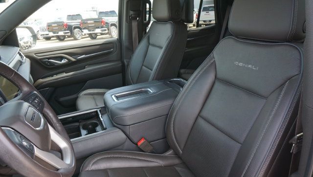Certified 2021 GMC Yukon Denali w/ Denali Ultimate Package AWD/4WD image 11