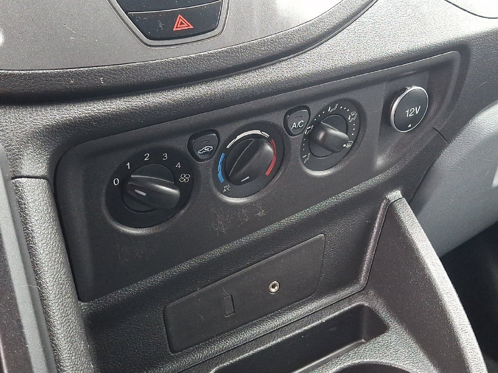 Used 2016 Ford Transit 250 130 Low Roof w/ Exterior Upgrade Package RWD image 16