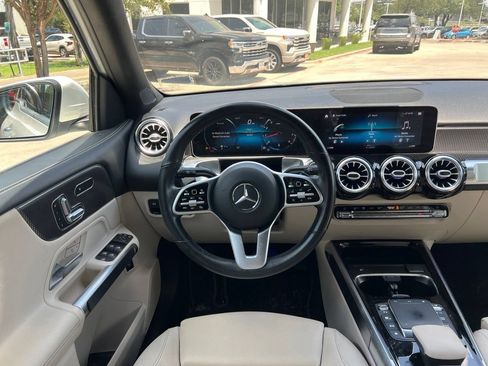 Used 2021 Mercedes-Benz GLB 250 image 13