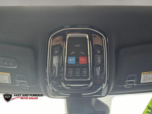 Used 2022 Jeep Grand Cherokee Summit w/ Luxury Tech Group V AWD/4WD image 29