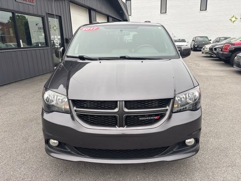 Used 2017 Dodge Grand Caravan GT w/ Safety Sphere Group FWD image 8