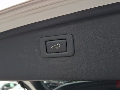Used 2016 Subaru Outback 2.5i Limited AWD/4WD image 31