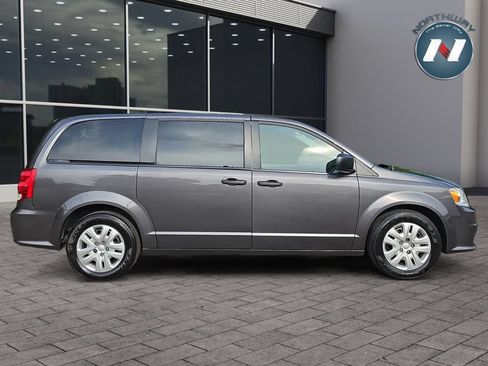 Used 2019 Dodge Grand Caravan SE FWD image 6