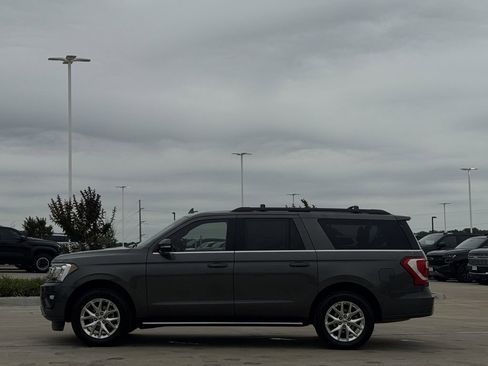 Used 2020 Ford Expedition Max XLT w/ Equipment Group 202A RWD image 3