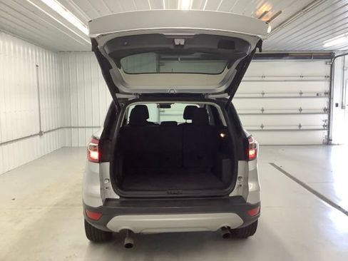 Used 2017 Ford Escape SE w/ Equipment Group 201A FWD image 6