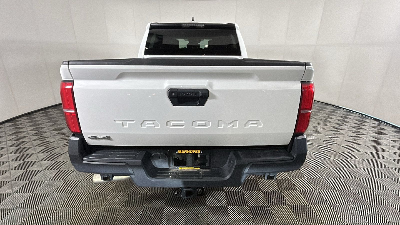 Used 2024 Toyota Tacoma SR AWD/4WD image 4