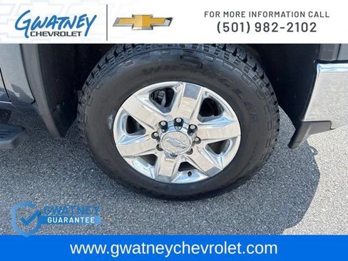 Used 2020 Chevrolet Silverado 2500 LTZ w/ Z71 Off-Road Package AWD/4WD image 12