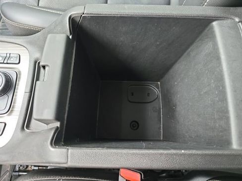 Used 2021 GMC Acadia SLT w/ Premium Package image 25