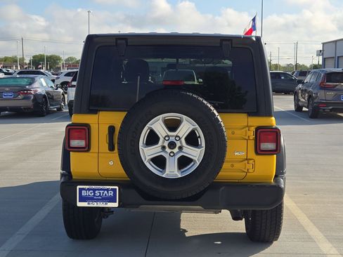 Used 2019 Jeep Wrangler Sport image 5